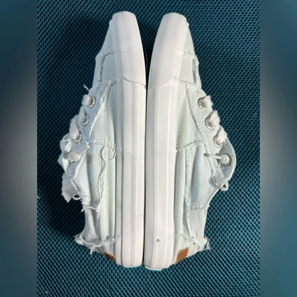 Blowfish Malibu slip on sneakers gray/green and white, size 7 - Picture 5 of 8